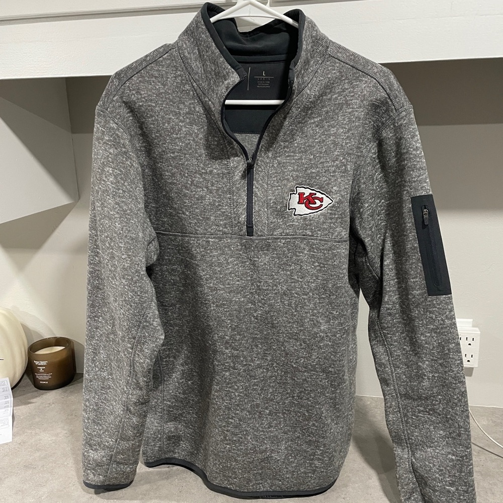 Antigua Gray Quarter-Zip Pullover with Chiefs Logo